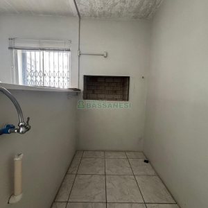 Loja com 980m², 6 vagas, no bairro Centro em Caxias do Sul para Alugar