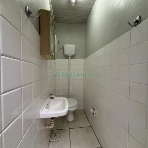 Loja com 980m², 6 vagas, no bairro Centro em Caxias do Sul para Alugar