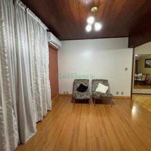 Loja com 980m², 6 vagas, no bairro Centro em Caxias do Sul para Alugar