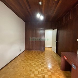 Loja com 980m², 6 vagas, no bairro Centro em Caxias do Sul para Alugar