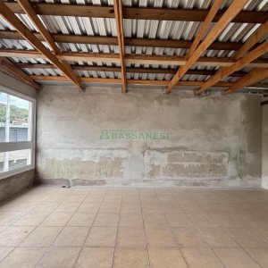 Loja com 980m², 6 vagas, no bairro Centro em Caxias do Sul para Alugar