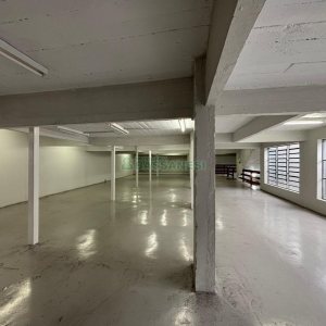 Loja com 980m², 6 vagas, no bairro Centro em Caxias do Sul para Alugar