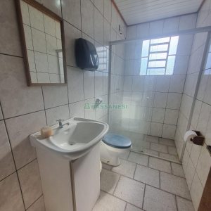 Pavilhão com 340m², no bairro Marechal Floriano em Caxias do Sul para Alugar