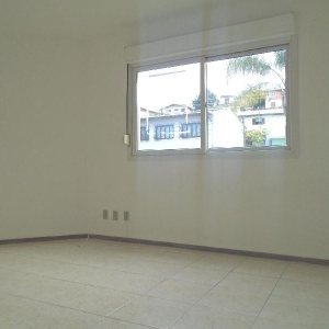 Apartamento com 66m², 2 dormitórios, 1 vaga, no bairro São Leopoldo em Caxias do Sul para Comprar