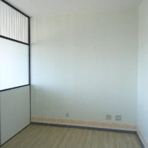 Sala com 42m², no bairro Centro em Caxias do Sul para Alugar ou Comprar