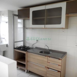 Apartamento com 53m², 2 dormitórios, 1 vaga, no bairro Lourdes em Caxias do Sul para Comprar
