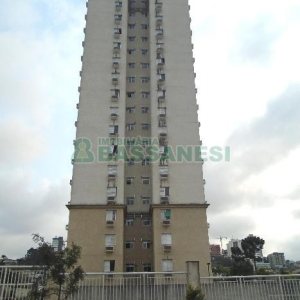 Apartamento com 53m², 2 dormitórios, 1 vaga, no bairro Lourdes em Caxias do Sul para Comprar