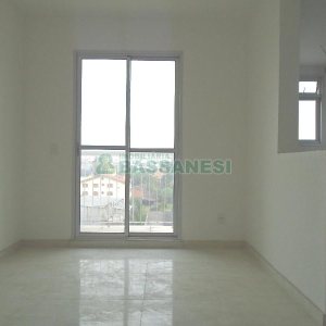 Apartamento com 53m², 2 dormitórios, 1 vaga, no bairro Lourdes em Caxias do Sul para Comprar