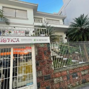 Casa com 300m², no bairro Centro em Caxias do Sul para Comprar