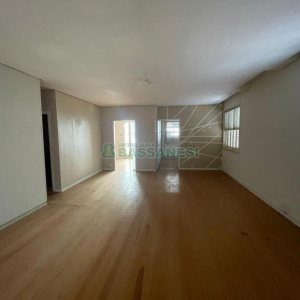 Casa com 300m², no bairro Centro em Caxias do Sul para Comprar