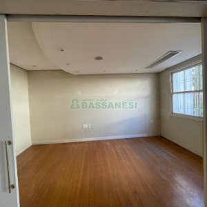 Casa com 300m², no bairro Centro em Caxias do Sul para Comprar