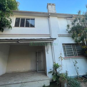 Casa com 300m², no bairro Centro em Caxias do Sul para Comprar