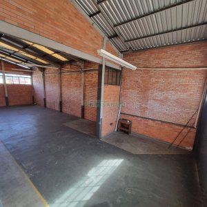 Pavilhão com 300m², no bairro Centenário em Caxias do Sul para Alugar