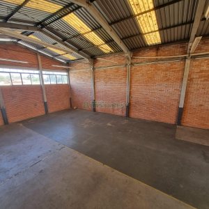 Pavilhão com 300m², no bairro Centenário em Caxias do Sul para Alugar