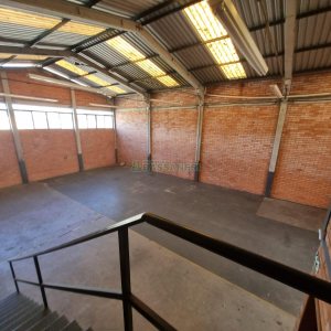 Pavilhão com 300m², no bairro Centenário em Caxias do Sul para Alugar