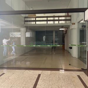 Loja com 400m², no bairro Lourdes em Caxias do Sul para Alugar