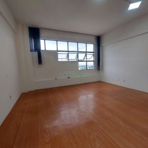 Sala com 55m², 1 vaga, no bairro Rio Branco em Caxias do Sul para Alugar