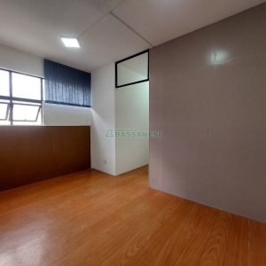 Sala com 55m², 1 vaga, no bairro Rio Branco em Caxias do Sul para Alugar