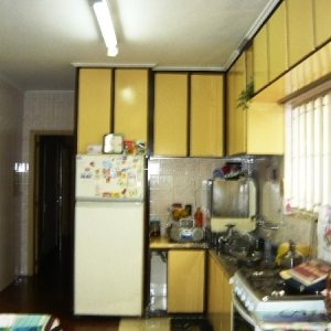 Casa com 250m², 4 dormitórios, 5 vagas, no bairro Pio X em Caxias do Sul para Comprar