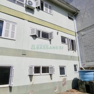 Casa com 320m², 8 dormitórios, 5 vagas, no bairro Bela Vista em Caxias do Sul para Comprar