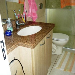 Casa com 320m², 8 dormitórios, 5 vagas, no bairro Bela Vista em Caxias do Sul para Comprar