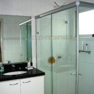 Casa com 320m², 8 dormitórios, 5 vagas, no bairro Bela Vista em Caxias do Sul para Comprar