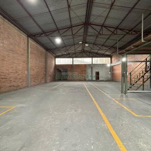 Pavilhão com 344m², no bairro Santa Catarina em Caxias do Sul para Alugar