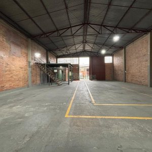 Pavilhão com 344m², no bairro Santa Catarina em Caxias do Sul para Alugar