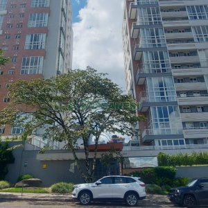 Apto Mobiliado com 107m², 3 dormitórios, 2 vagas, no bairro Panazzolo em Caxias do Sul para Alugar