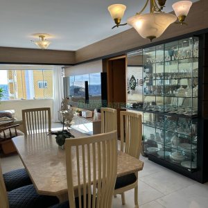 Apartamento com 94m², 3 dormitórios, 2 vagas, no bairro Rio Branco em Caxias do Sul para Comprar