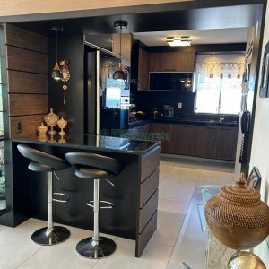 Apartamento com 94m², 3 dormitórios, 2 vagas, no bairro Rio Branco em Caxias do Sul para Comprar