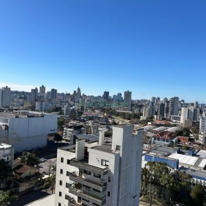Apartamento com 94m², 3 dormitórios, 2 vagas, no bairro Rio Branco em Caxias do Sul para Comprar