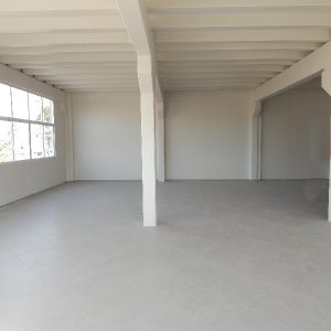 Loja com 225m², no bairro Vinhedos em Caxias do Sul para Comprar