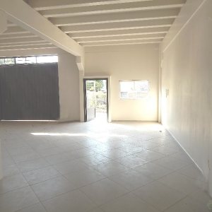 Loja com 225m², no bairro Vinhedos em Caxias do Sul para Comprar
