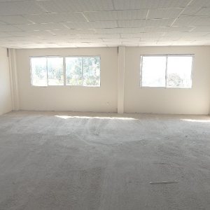 Sala com 85m², no bairro Vinhedos em Caxias do Sul para Comprar