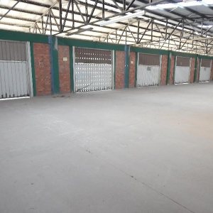 Pavilhão com 1397m², no bairro São José em Caxias do Sul para Alugar