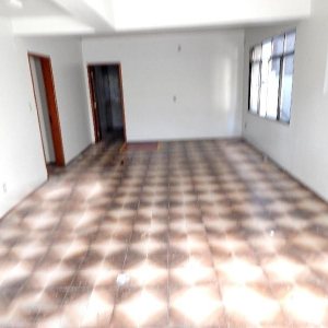 Pavilhão com 1397m², no bairro São José em Caxias do Sul para Alugar