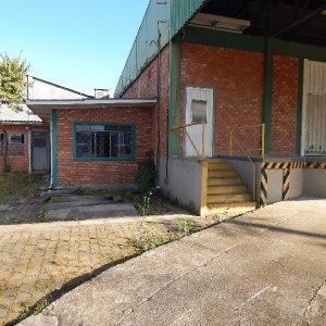 Pavilhão com 1397m², no bairro São José em Caxias do Sul para Alugar