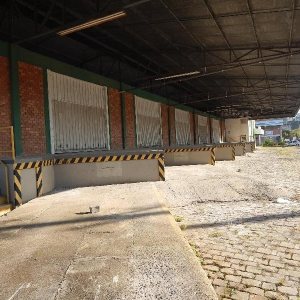 Pavilhão com 1397m², no bairro São José em Caxias do Sul para Alugar