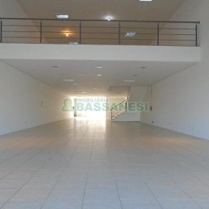 Loja com 500m², no bairro Villagio Iguatemi em Caxias do Sul para Alugar