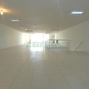 Loja com 500m², no bairro Villagio Iguatemi em Caxias do Sul para Alugar