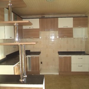 Casa com 160m², 6 dormitórios, 1 vaga, no bairro Pio X em Caxias do Sul para Comprar