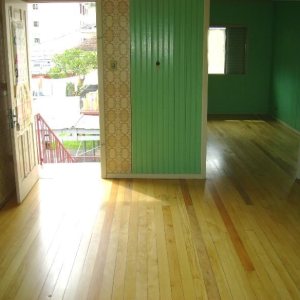 Casa com 160m², 6 dormitórios, 1 vaga, no bairro Pio X em Caxias do Sul para Comprar