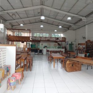 Loja com 350m², no bairro Planalto em Caxias do Sul para Alugar