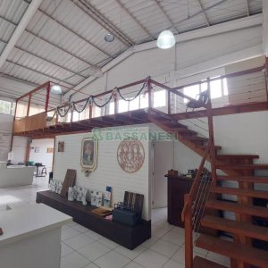 Loja com 350m², no bairro Planalto em Caxias do Sul para Alugar