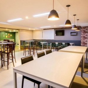 Apto Mobiliado com 50m², 1 dormitório, 1 vaga, no bairro Villagio Iguatemi em Caxias do Sul para Alugar