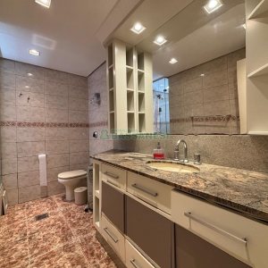 Apartamento com 190m², 3 dormitórios, 2 vagas, no bairro Madureira em Caxias do Sul para Alugar