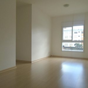 Apartamento com 73m², 2 dormitórios, 1 vaga, no bairro Pio X em Caxias do Sul para Alugar