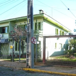 Casa com 280m², 3 dormitórios, 4 vagas, no bairro Lourdes em Caxias do Sul para Comprar