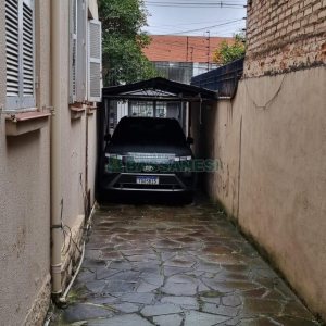 Casa com 200m², 6 dormitórios, 1 vaga, no bairro Centro em Caxias do Sul para Comprar